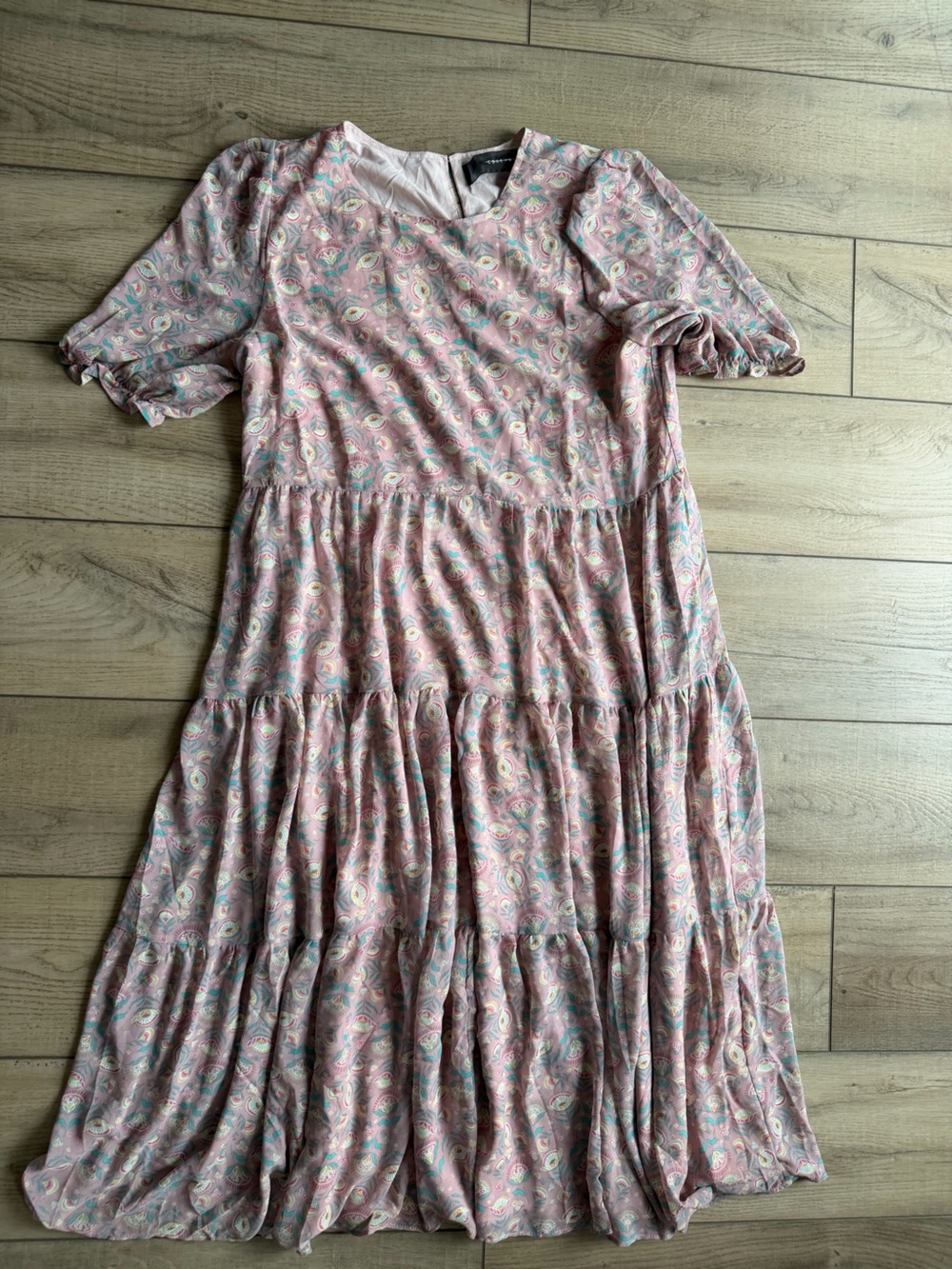 Women's Tiered Midi Dress in Blush Paisley